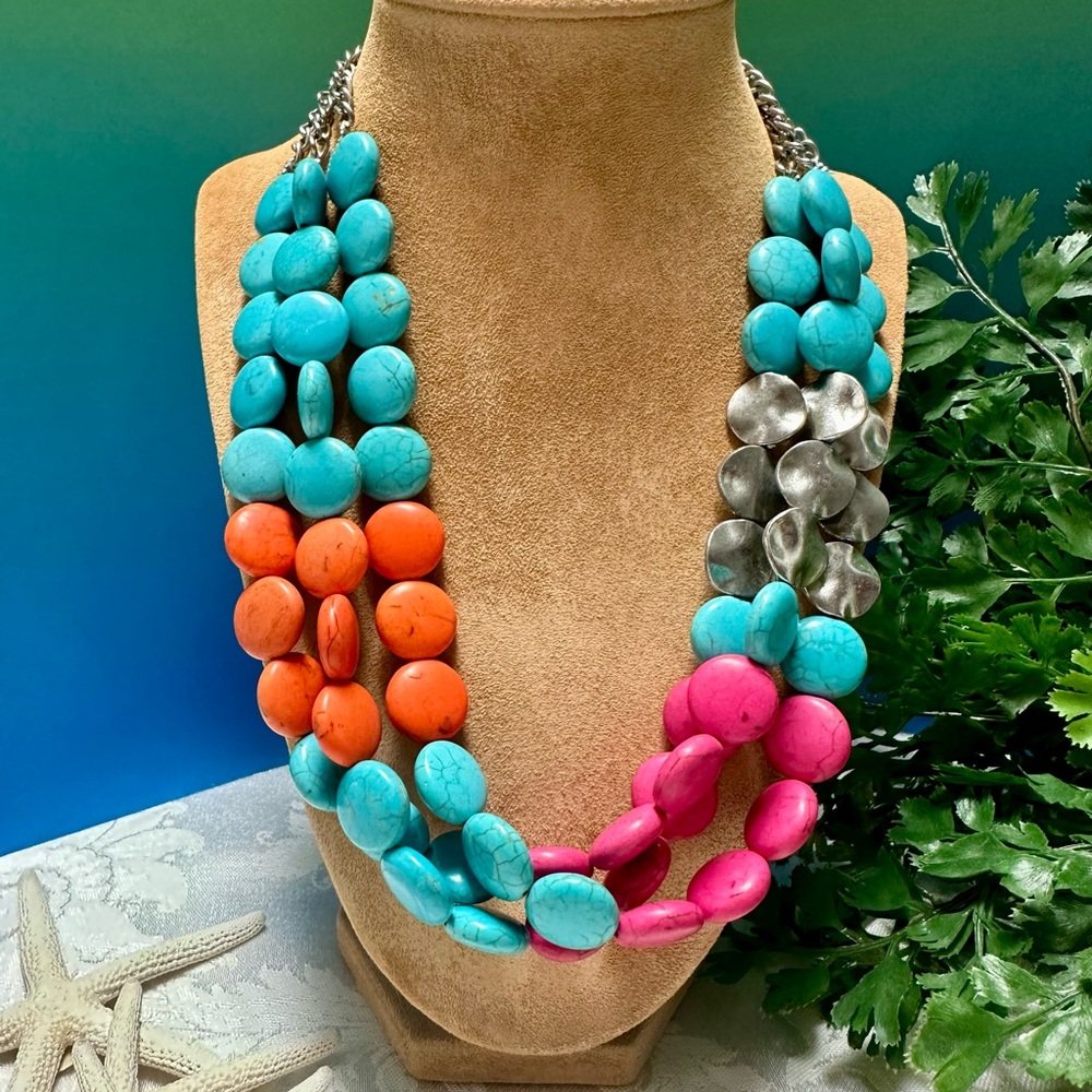 Howlite multi strand necklace - Picture 3 of 8